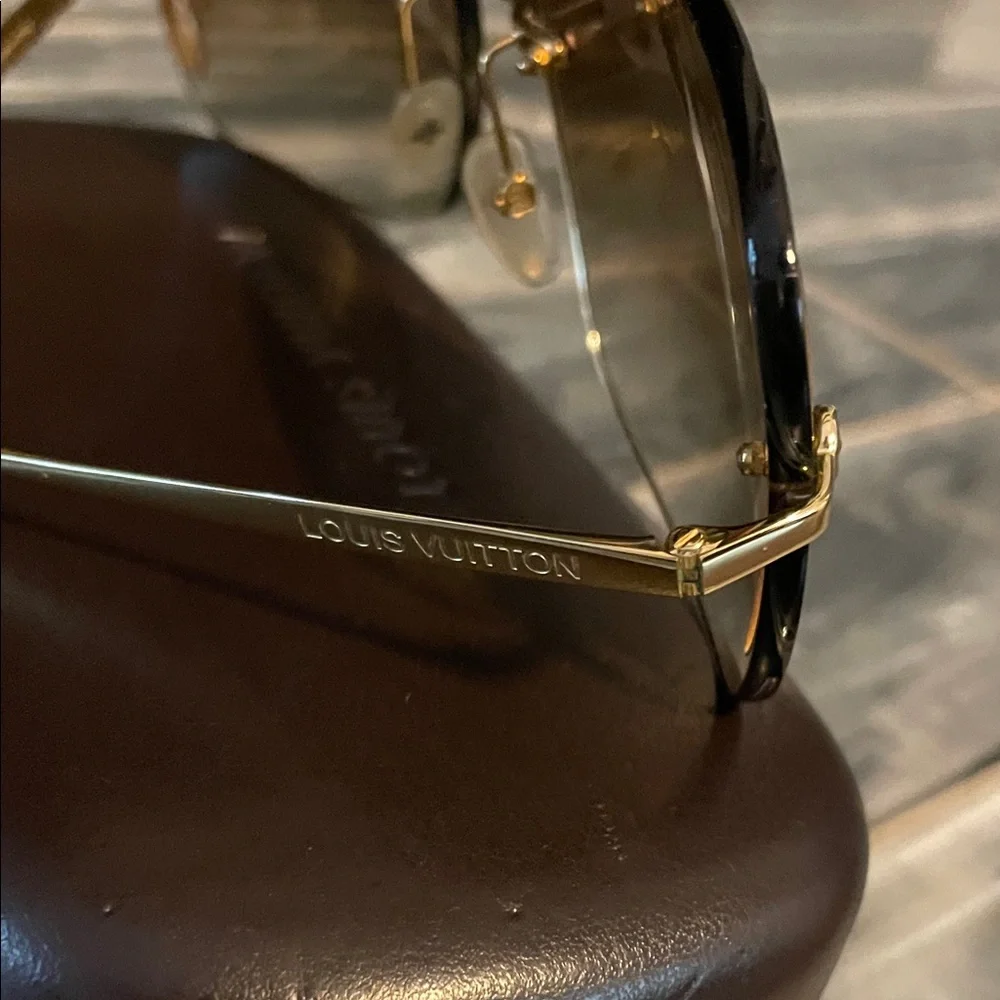 Louis Vuitton Gold and Brown Sunglasses - Picture 5 of 14
